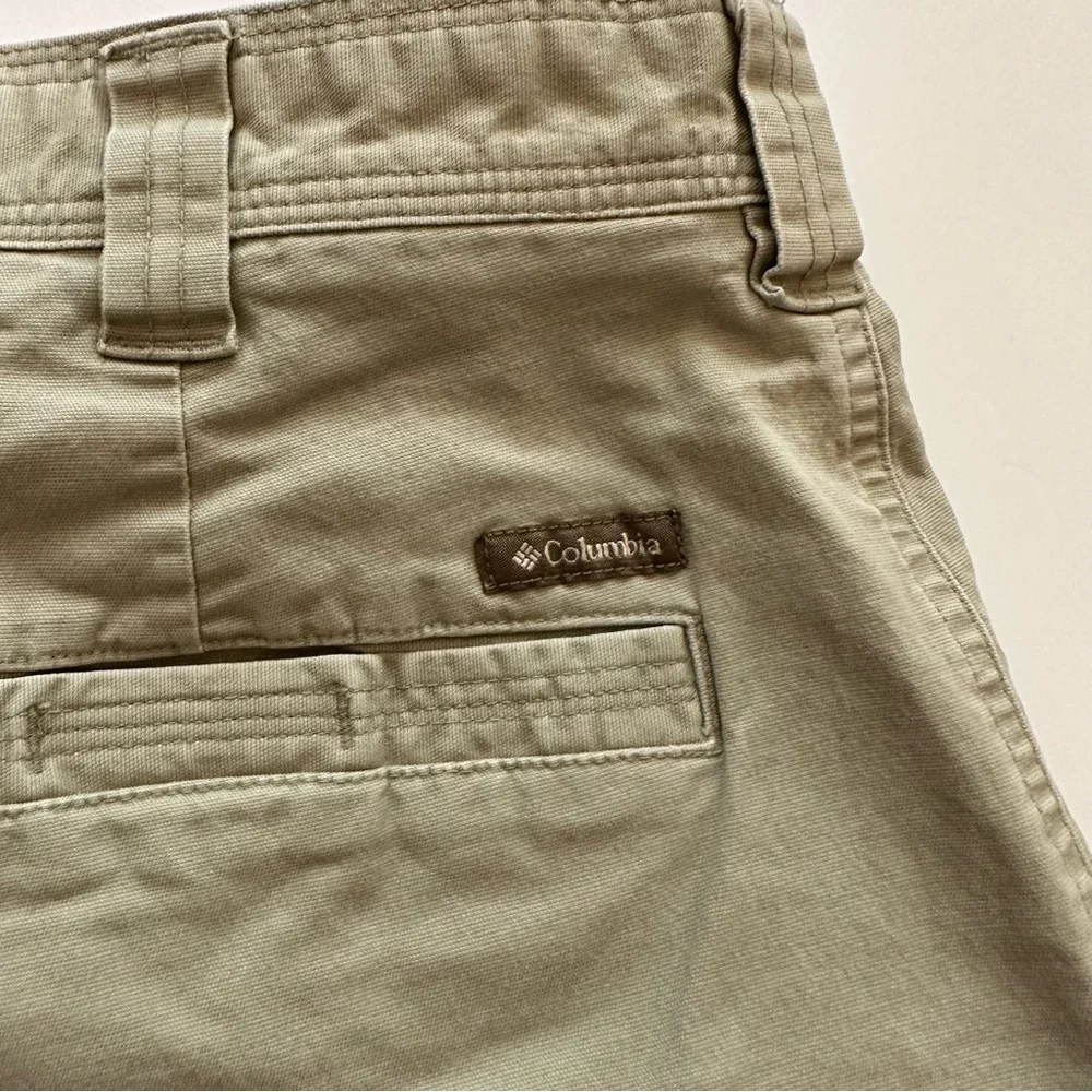 Columbia Men’s Khaki Cargo Shorts Size 36 - Picture 3 of 11